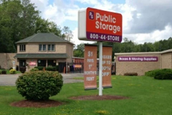 Facility photo: //images.sparefoot.com/medium/2140686a1d84dc1b0a6.jpg