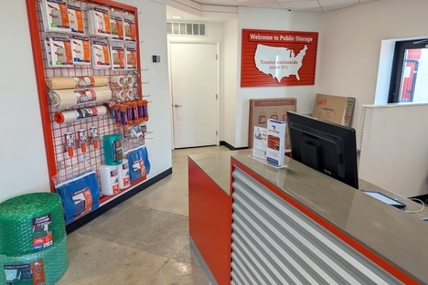 Facility photo: //images.sparefoot.com/medium/21407169e625bab0781.jpg