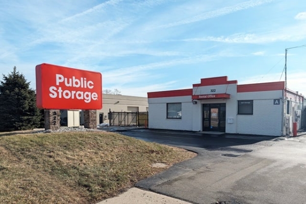 Facility photo: //images.sparefoot.com/medium/2140716a1ed76bc43aa.jpg
