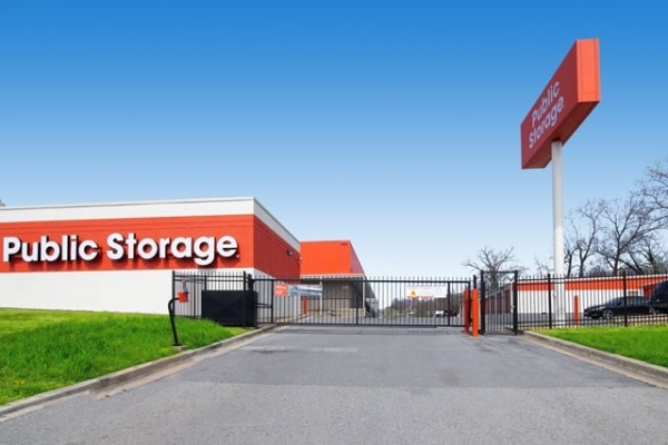 Facility photo: //images.sparefoot.com/medium/2140816878f4f5b4049.jpg