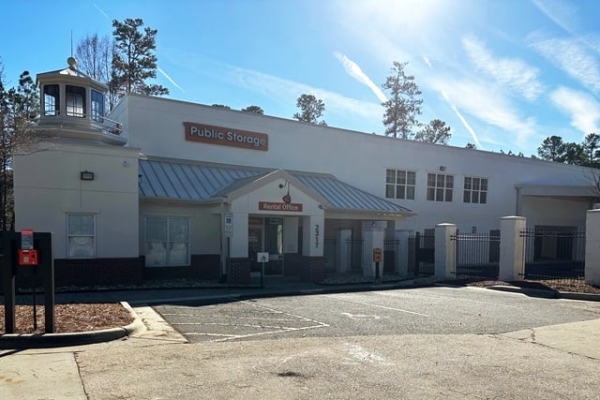Facility photo: //images.sparefoot.com/medium/2140866890afe44d169.jpg