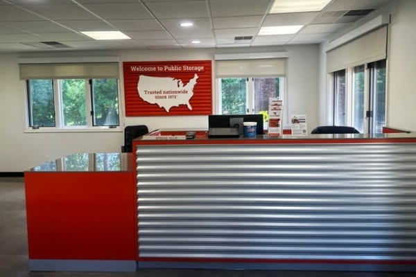 Facility photo: //images.sparefoot.com/medium/2140886877a4058c85a.jpg