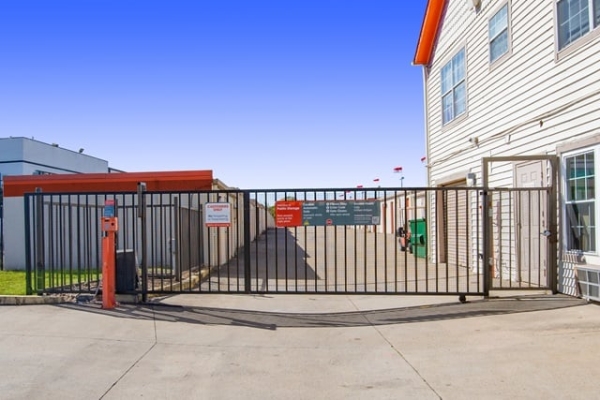 Storage Units at Public Storage - Madison - 1546 Gallatin Pike N - 1546 Gallatin Pike N