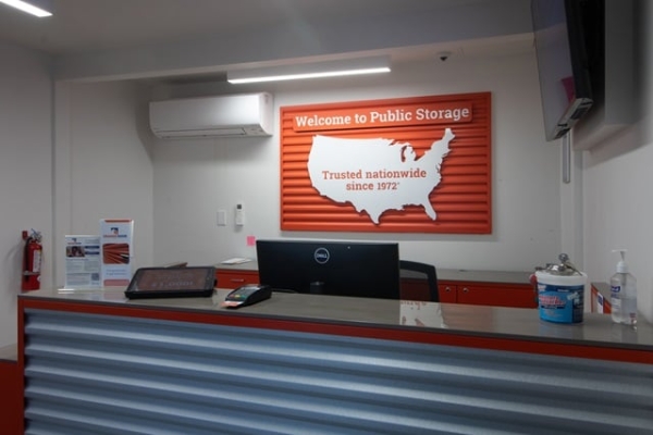 Facility photo: //images.sparefoot.com/medium/214091687b9a53da664.jpg