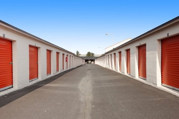 Facility photo: //images.sparefoot.com/medium/2140966884d352560a8.jpg