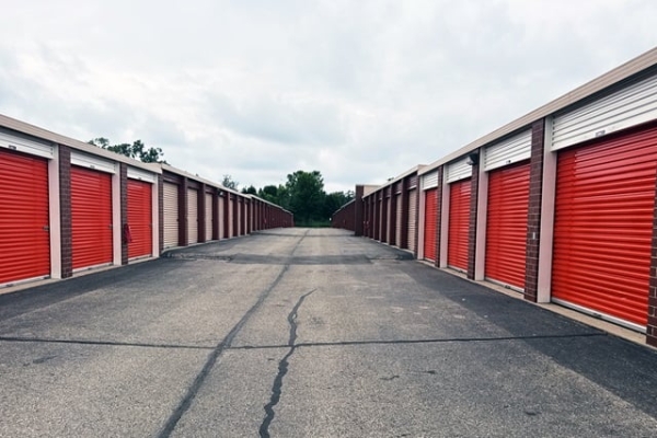 Facility photo: //images.sparefoot.com/medium/2140986894a566e16f9.jpg