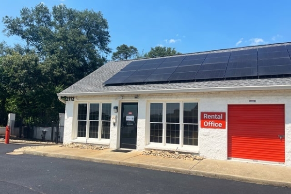 Storage Units at Public Storage - Greenville - 2112 N Pleasantburg Drive - 2112 N Pleasantburg Drive