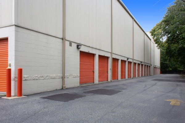 Facility photo: //images.sparefoot.com/medium/2141046895f70e81d74.jpg