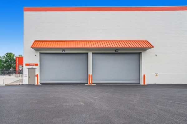 Facility photo: //images.sparefoot.com/medium/2141086915e58ad547e.jpg