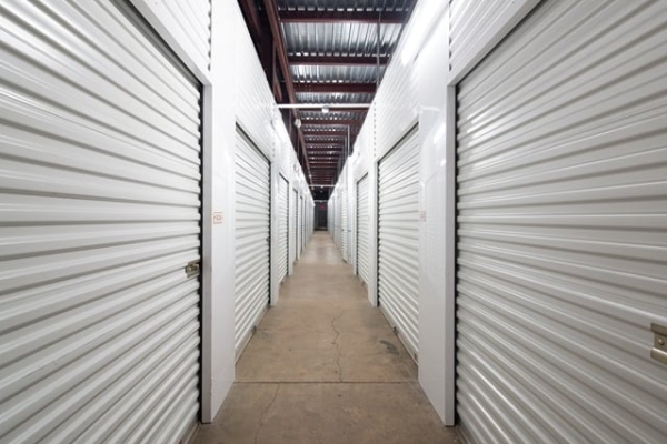 Facility photo: //images.sparefoot.com/medium/214108694e994853146.jpg