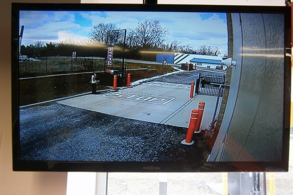 Facility photo: //images.sparefoot.com/medium/2141116915e5f1b1a07.jpg