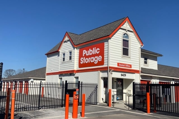Public Storage - Indianapolis - 6429 N Keystone Ave