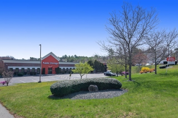 Facility photo: //images.sparefoot.com/medium/2141186910a3754074d.jpg