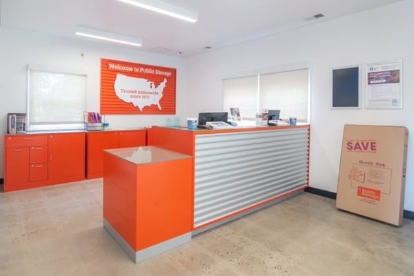 Facility photo: //images.sparefoot.com/medium/2141196967a2a490b02.jpg