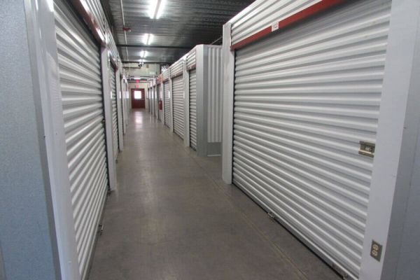 Facility photo: //images.sparefoot.com/medium/2141216877a43b0cec1.jpg
