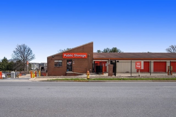 Facility photo: //images.sparefoot.com/medium/2141246947fec3c5691.jpg