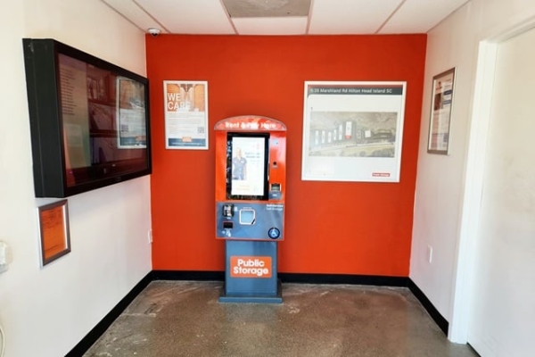 Facility photo: //images.sparefoot.com/medium/214126688381eddca10.jpg