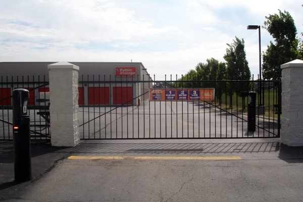 Facility photo: //images.sparefoot.com/medium/2141316894a54790f16.jpg