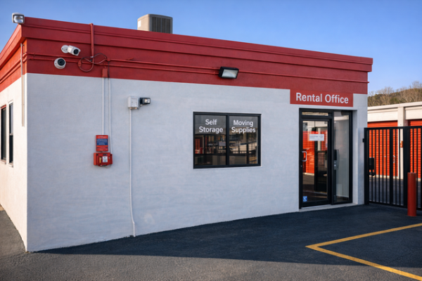 Facility photo: //images.sparefoot.com/medium/21413269e0e9fb9b95c.jpg