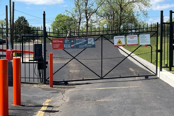 Facility photo: //images.sparefoot.com/medium/21413569455d15acae1.jpg