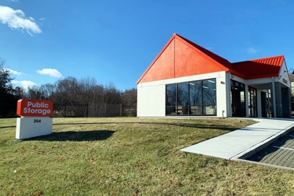 Facility photo: //images.sparefoot.com/medium/21413769f4a8d1e7470.jpg