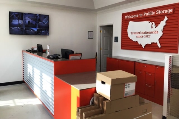 Facility photo: //images.sparefoot.com/medium/214139696651f617cb2.jpg