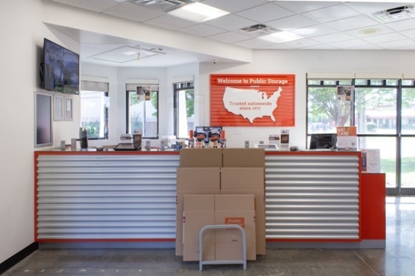 Facility photo: //images.sparefoot.com/medium/2141406894a4a012371.jpg