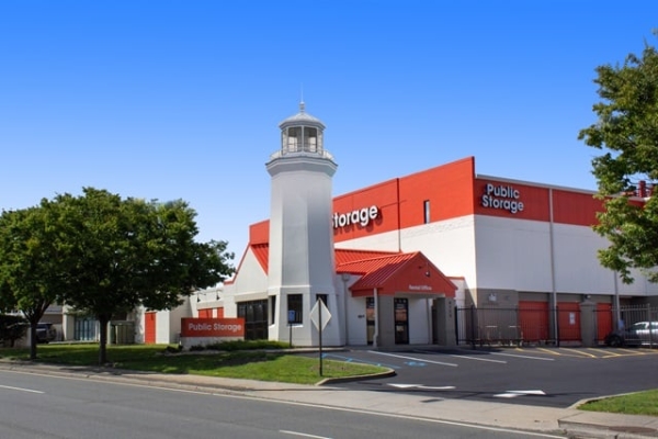 Facility photo: //images.sparefoot.com/medium/214140689749950e14b.jpg