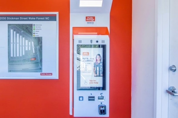 Facility photo: //images.sparefoot.com/medium/214142694d4758a8355.jpg