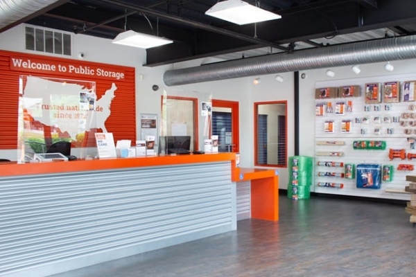 Facility photo: //images.sparefoot.com/medium/2141446890b11e91218.jpg