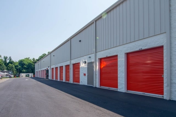 Facility photo: //images.sparefoot.com/medium/21414769f74911654de.jpg