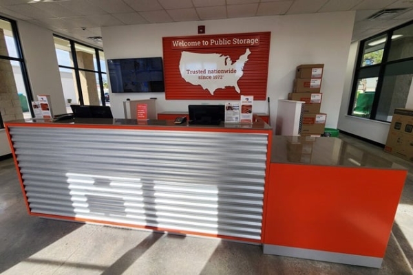 Facility photo: //images.sparefoot.com/medium/214154693832b944371.jpg