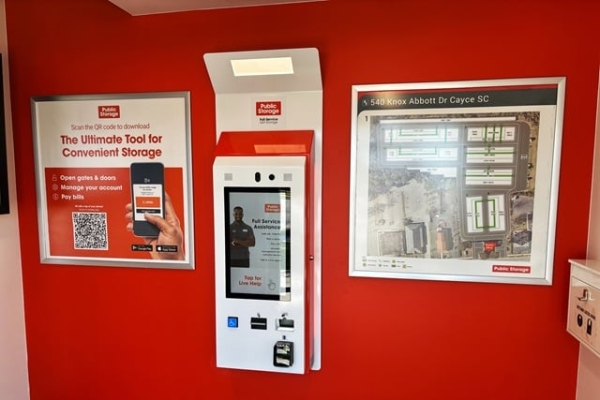 Facility photo: //images.sparefoot.com/medium/214160695d1713e6b0d.jpg