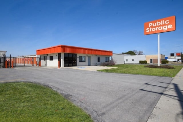 Facility photo: //images.sparefoot.com/medium/214162689355d04a9c8.jpg