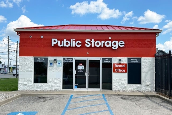 Storage Units at Public Storage - Louisville - 3818 Bardstown Rd - 3818 Bardstown Rd