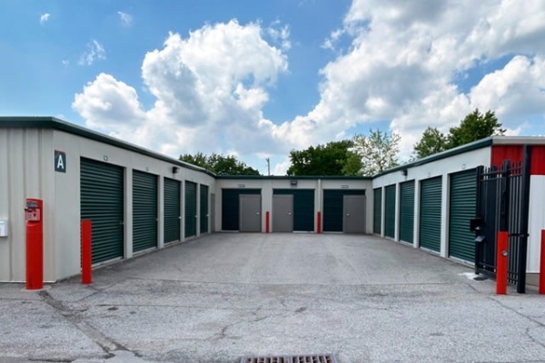 Storage Units at Public Storage - Louisville - 3818 Bardstown Rd - 3818 Bardstown Rd