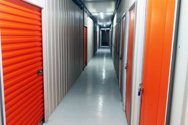Facility photo: //images.sparefoot.com/medium/2141676880df88a8ac7.jpg