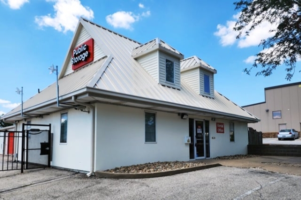 Storage Units at Public Storage - Lenexa - 8830 Long Street - 8830 Long Street