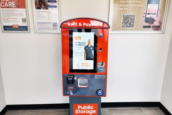 Facility photo: //images.sparefoot.com/medium/214171696a466e1c9a1.jpg