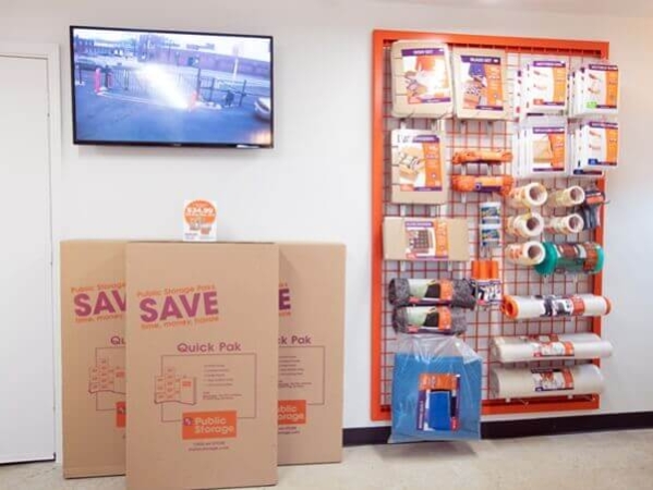 Storage Units at Public Storage - Chicago - 2638 N Pulaski Road - 2638 N Pulaski Road