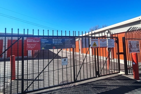 Storage Units at Public Storage - Chicago - 2638 N Pulaski Road - 2638 N Pulaski Road