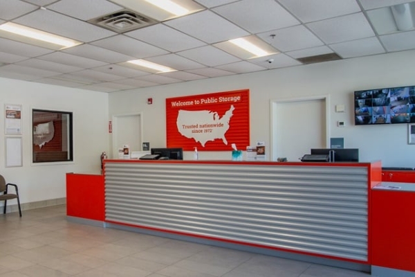 Facility photo: //images.sparefoot.com/medium/2141836980afc545bde.jpg