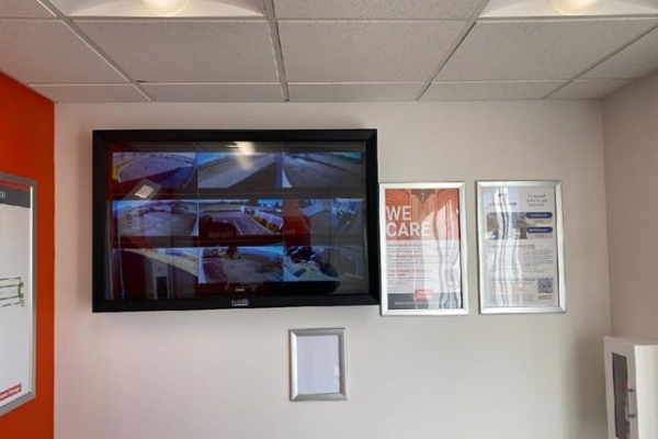 Facility photo: //images.sparefoot.com/medium/2141876921c43830137.jpg