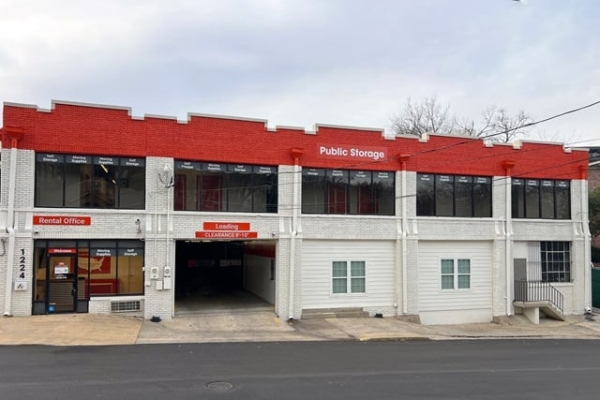 Facility photo: //images.sparefoot.com/medium/2141916877a51144614.jpg