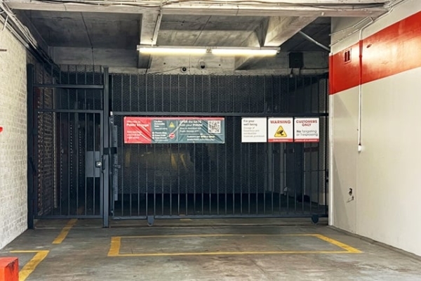 Facility photo: //images.sparefoot.com/medium/21419169738163d116d.jpg