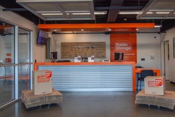 Facility photo: //images.sparefoot.com/medium/21419269f748b158eb1.jpg