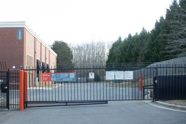 Storage Units at Public Storage - Charlotte - 13437 S Tryon St - 13437 S Tryon St