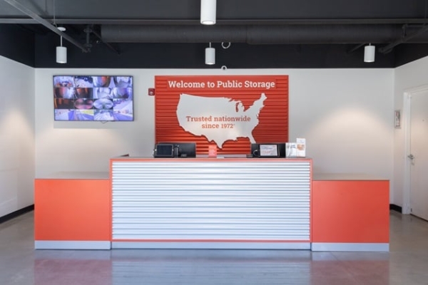 Facility photo: //images.sparefoot.com/medium/21419469f89b1a83b99.jpg
