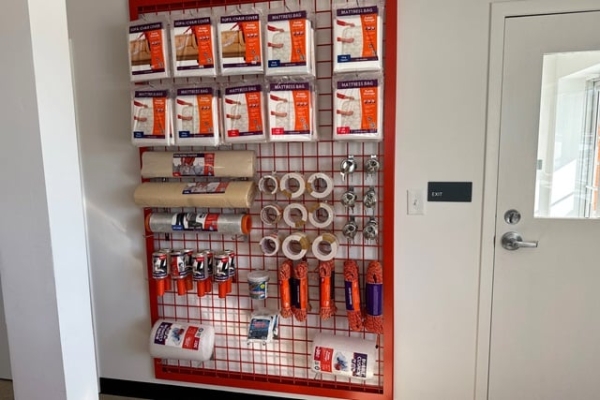 Facility photo: //images.sparefoot.com/medium/2141956908b91081633.jpg