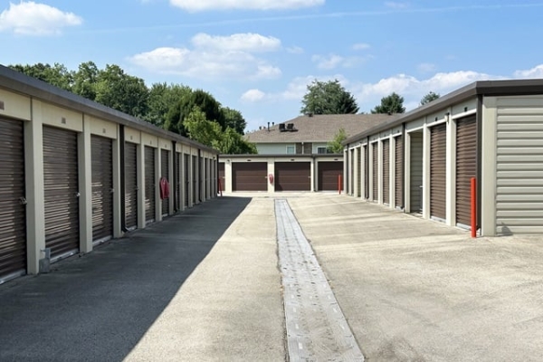 Facility photo: //images.sparefoot.com/medium/214196692c50017c134.jpg